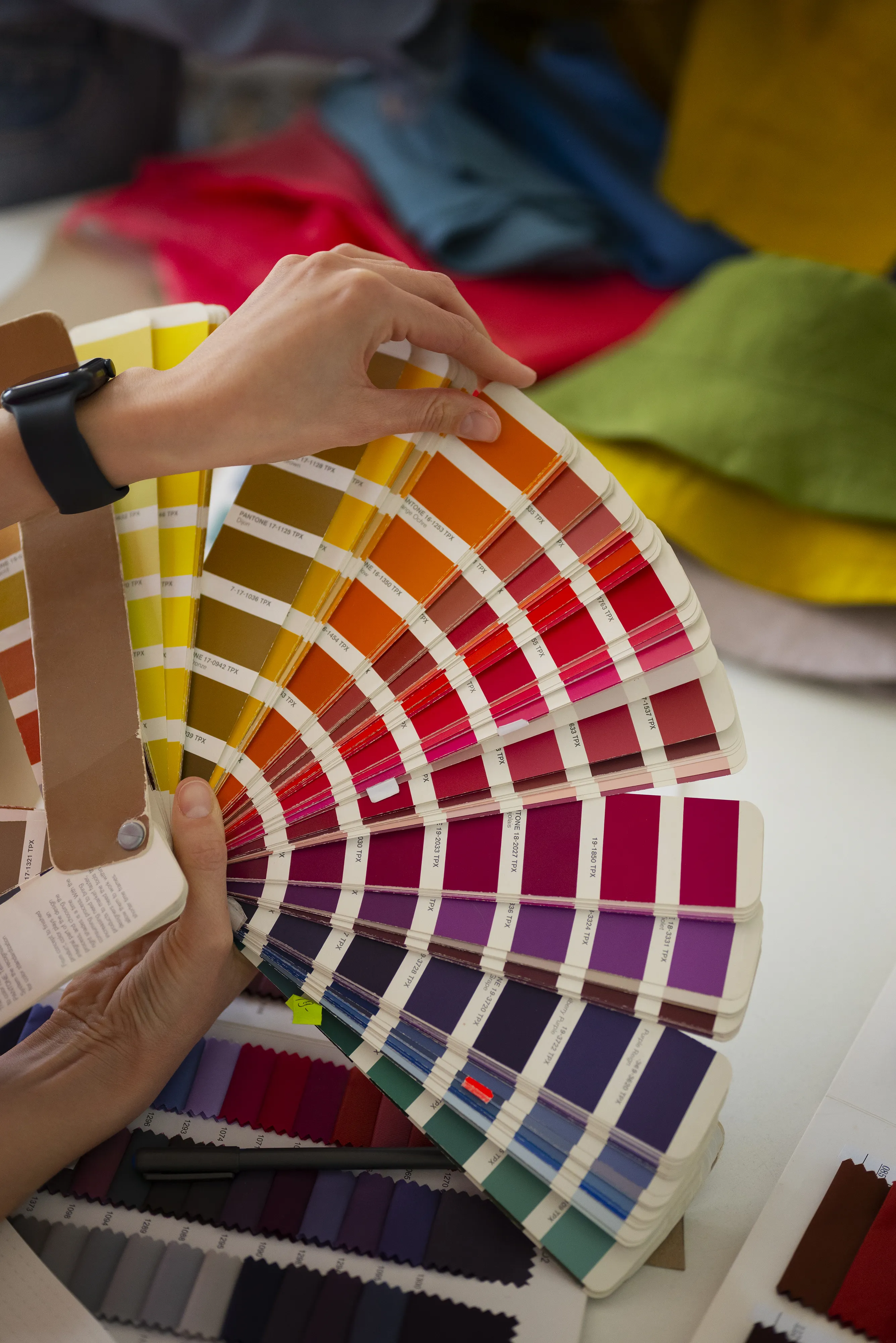 side view woman with color palette